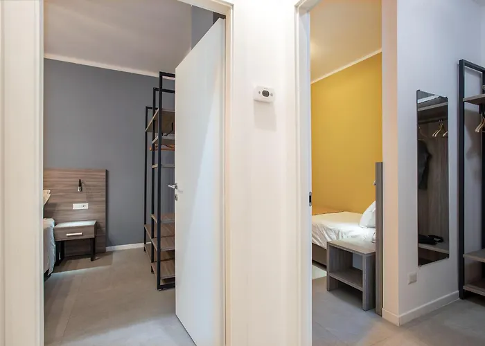 6 Fermate Dal Centro, Residenza Marchese * Rom