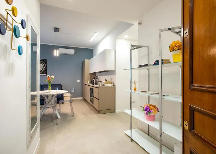 6 Fermate Dal Centro, Residenza Marchese *
